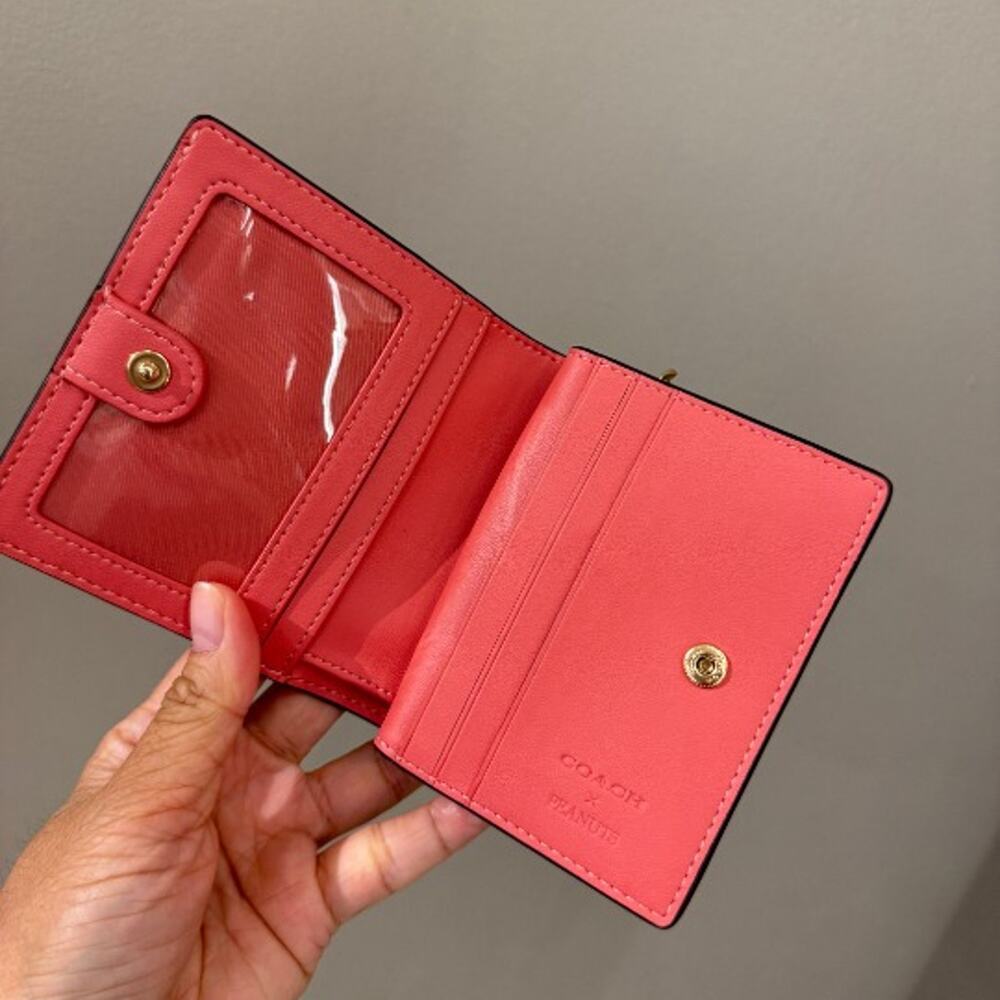 Coach Pink Lucy Peanuts Wallet NWT - Picture 4 of 4